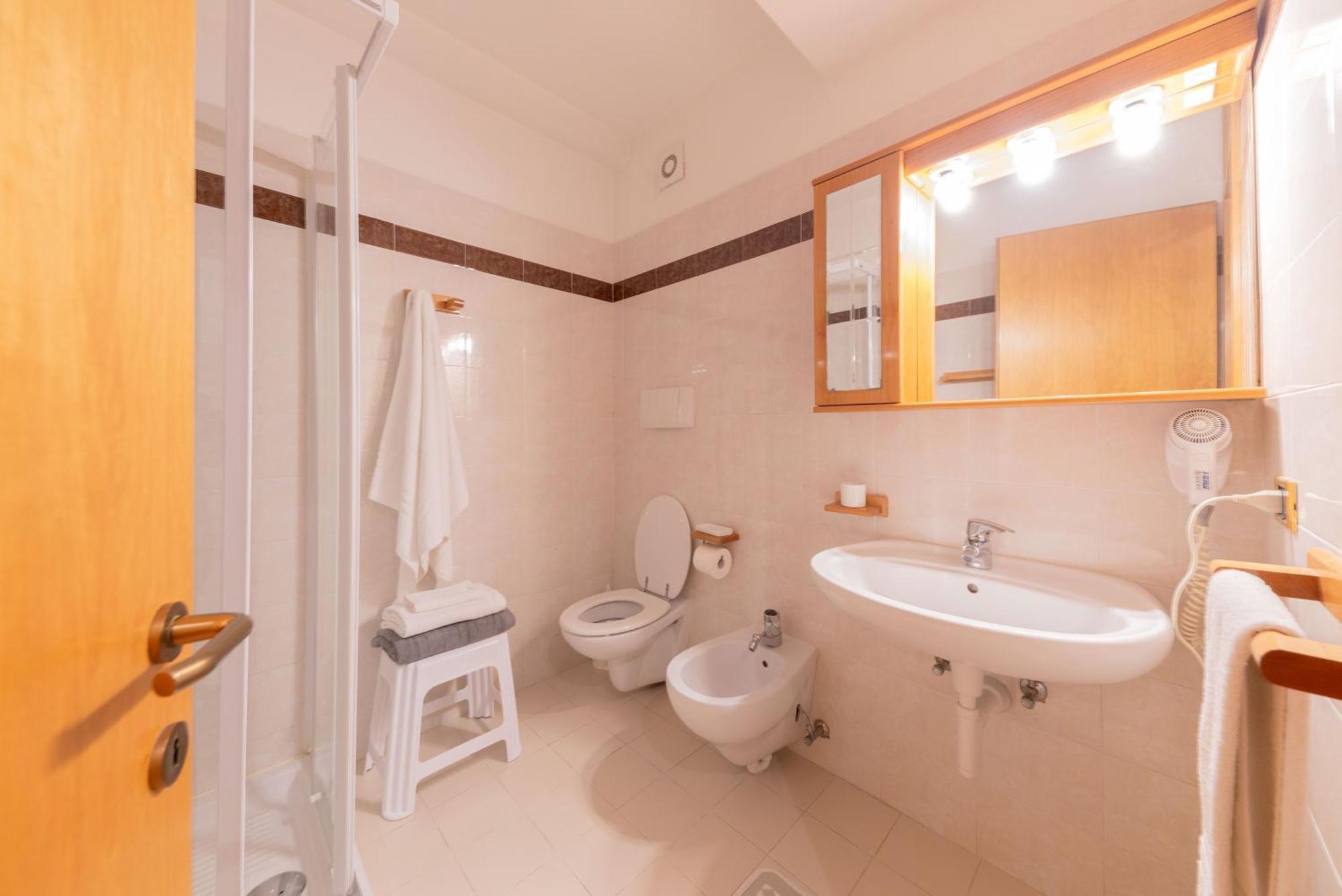 Comano Vacanze Appartamenti Comano Terme Exterior foto